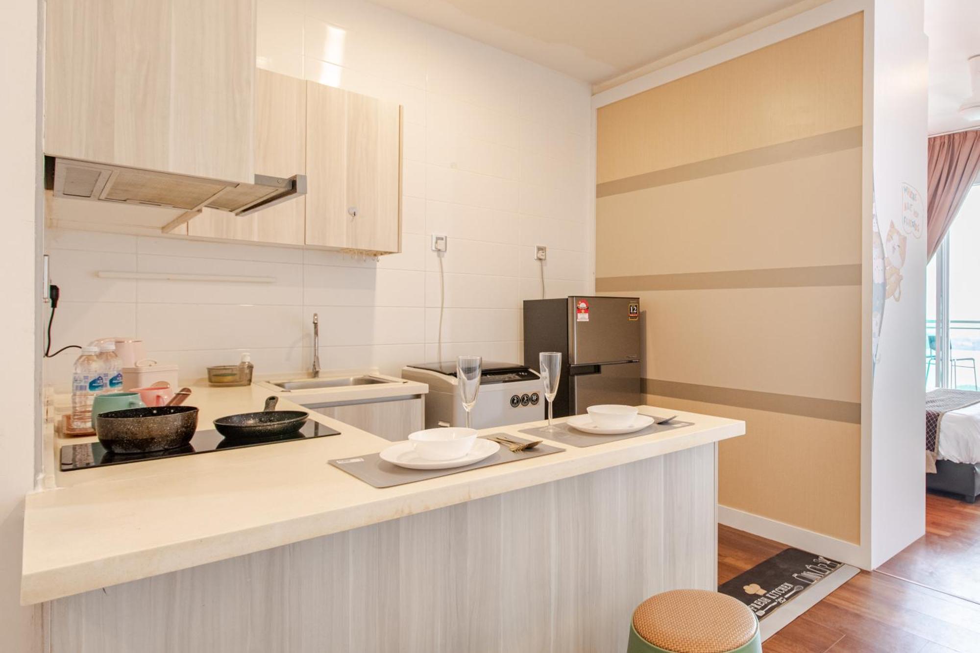 Paragon Suites Studios With Private Jacuzzi Near Ciq Rts Johor Bahru Luaran gambar