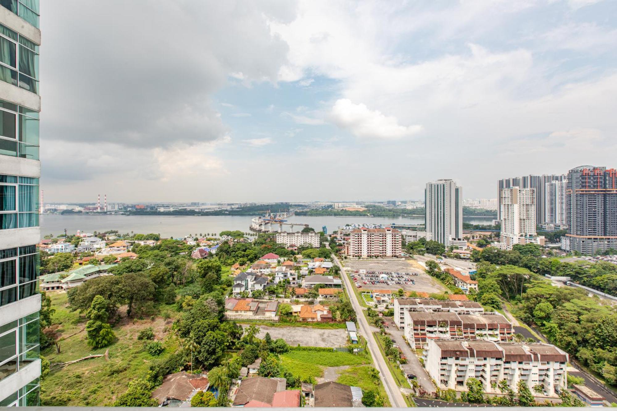 Paragon Suites Studios With Private Jacuzzi Near Ciq Rts Johor Bahru Luaran gambar