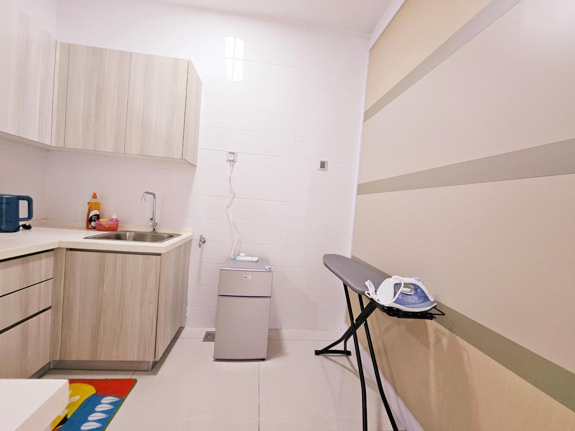 Paragon Suites Studios With Private Jacuzzi Near Ciq Rts Johor Bahru Luaran gambar