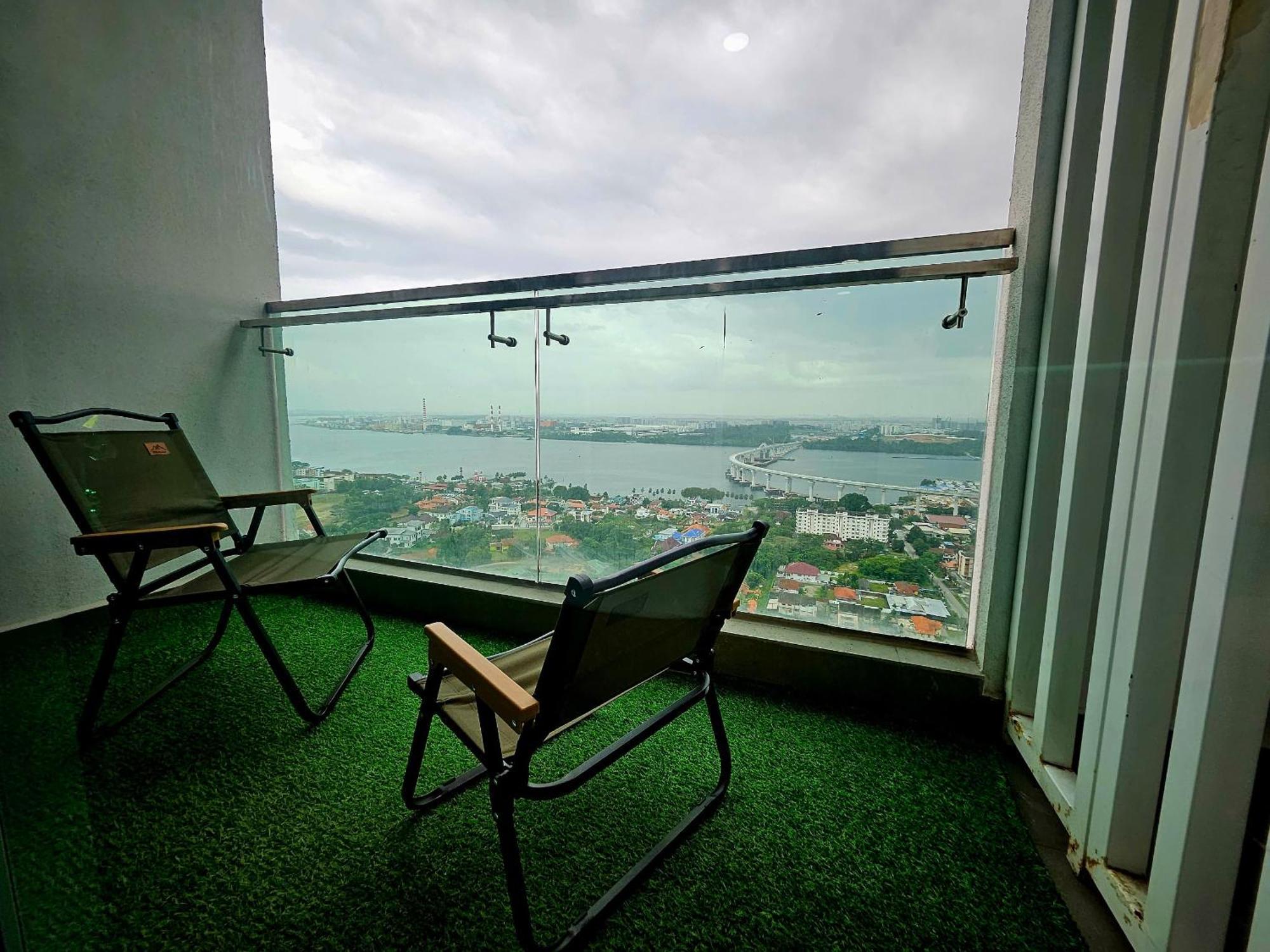 Paragon Suites Studios With Private Jacuzzi Near Ciq Rts Johor Bahru Luaran gambar