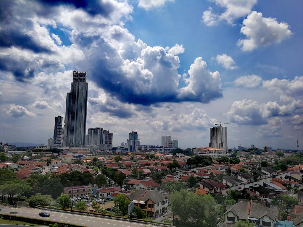 Paragon Suites Studios With Private Jacuzzi Near Ciq Rts Johor Bahru Luaran gambar
