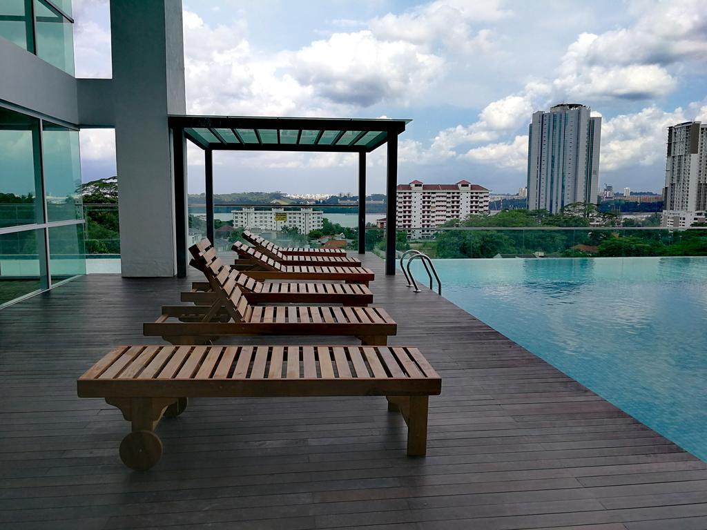 Paragon Suites Studios With Private Jacuzzi Near Ciq Rts Johor Bahru Luaran gambar