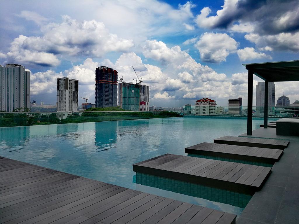 Paragon Suites Studios With Private Jacuzzi Near Ciq Rts Johor Bahru Luaran gambar