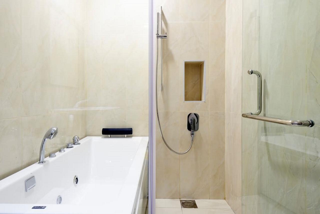 Paragon Suites Studios With Private Jacuzzi Near Ciq Rts Johor Bahru Luaran gambar