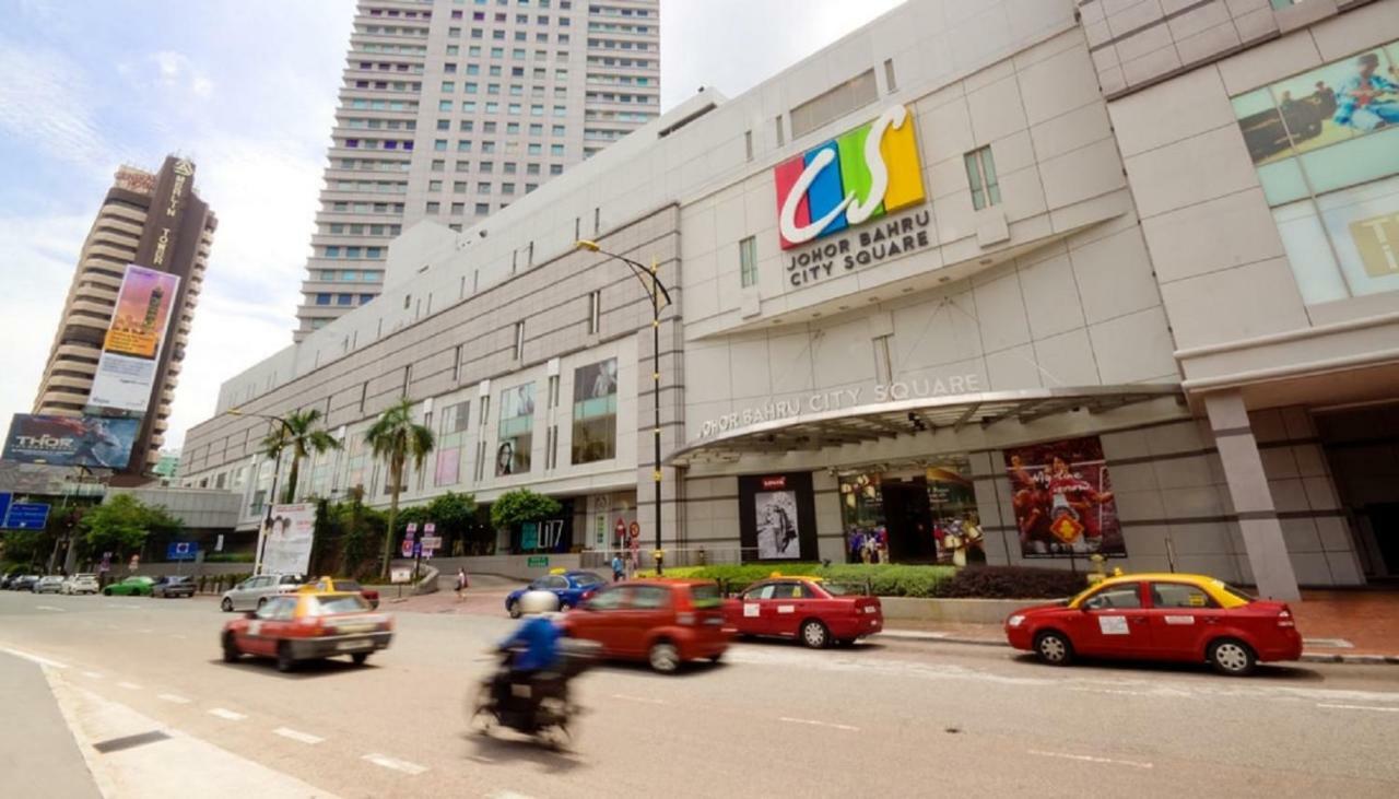 Paragon Suites Studios With Private Jacuzzi Near Ciq Rts Johor Bahru Luaran gambar